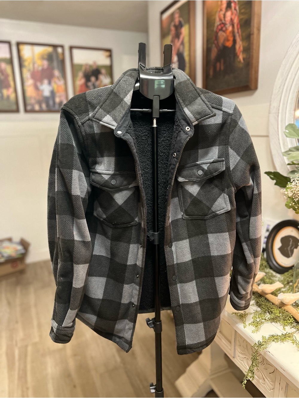 Men's Black & Gray Plaid Sherpa-Lined Jacket